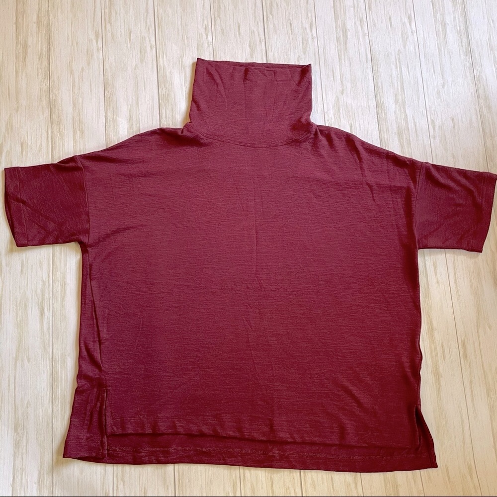 Gap short sleeve Turtleneck Sweater NWOT
